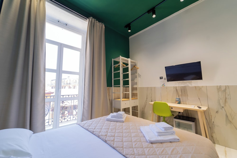 Superior, King Bed, 4 People