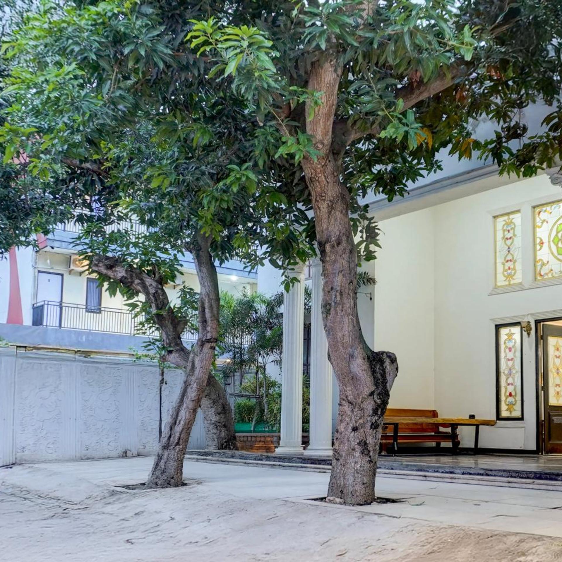 Hotel O Stasiun Cirebon Kejaksan Near Alun Alun Cirebon Formerly Family Homestay 26/27