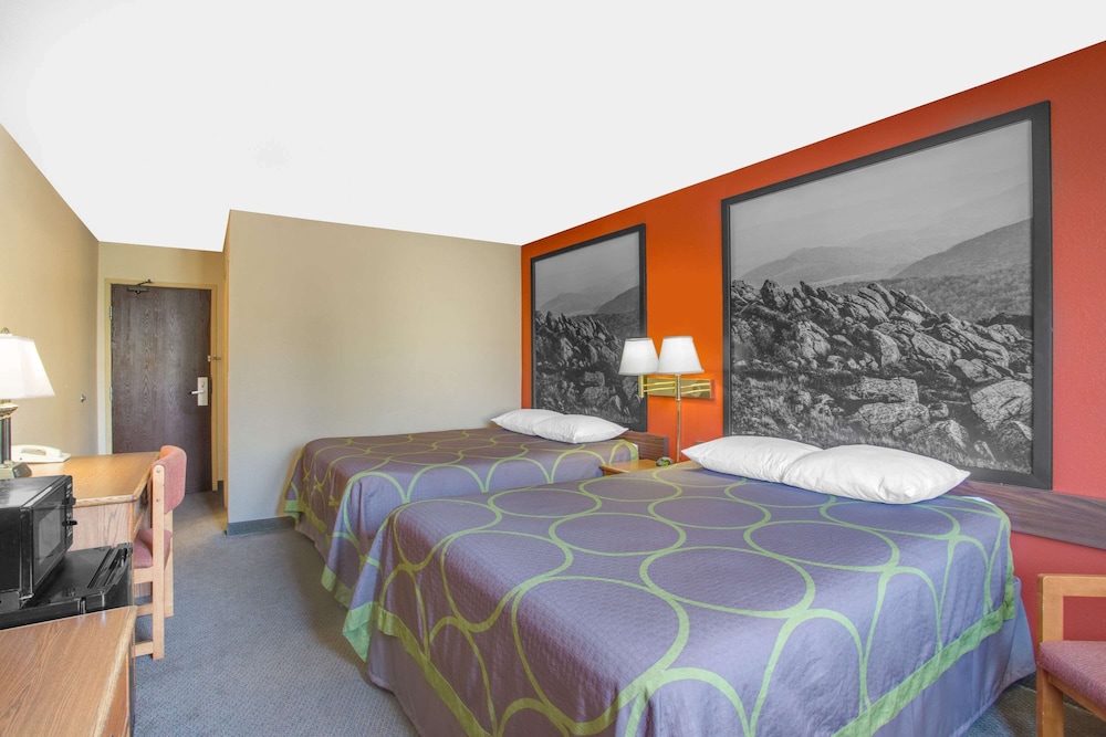 Super 8 by Wyndham Christiansburg/Blacksburg Area 15/20