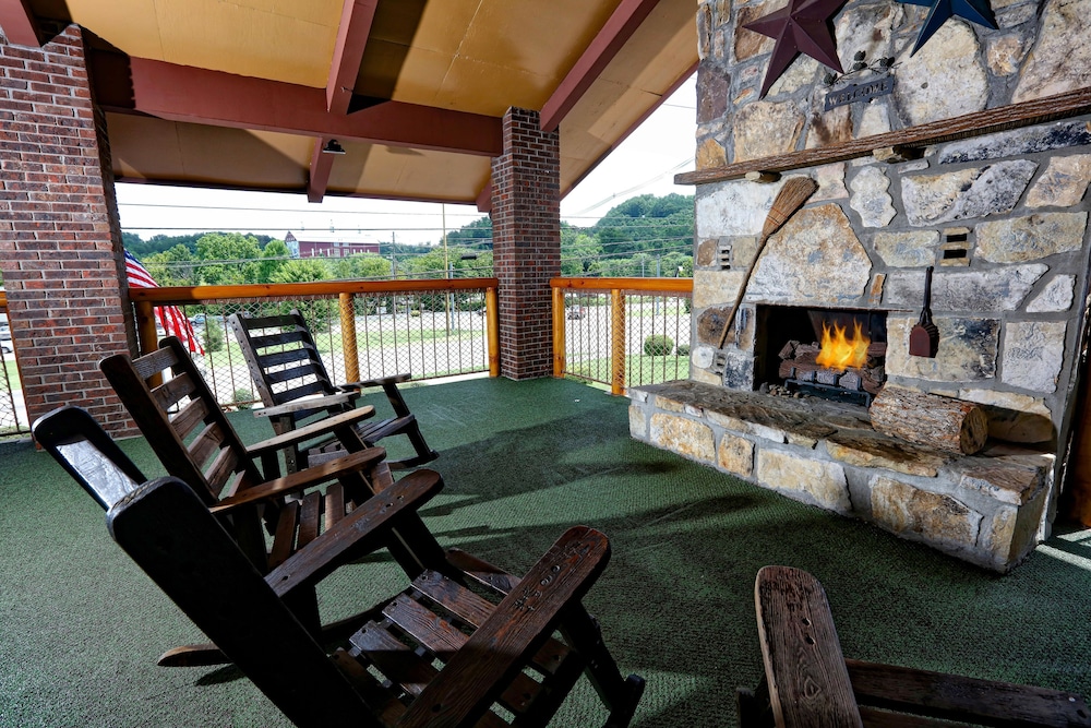 Wild Bear Inn 39/41
