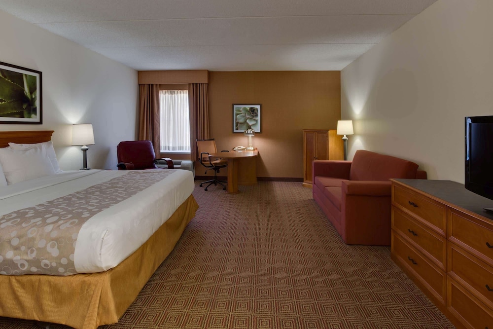 La Quinta Inn & Suites by Wyndham Lakeland East 17/37