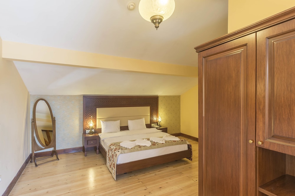 Lalinn Hotel 44/72