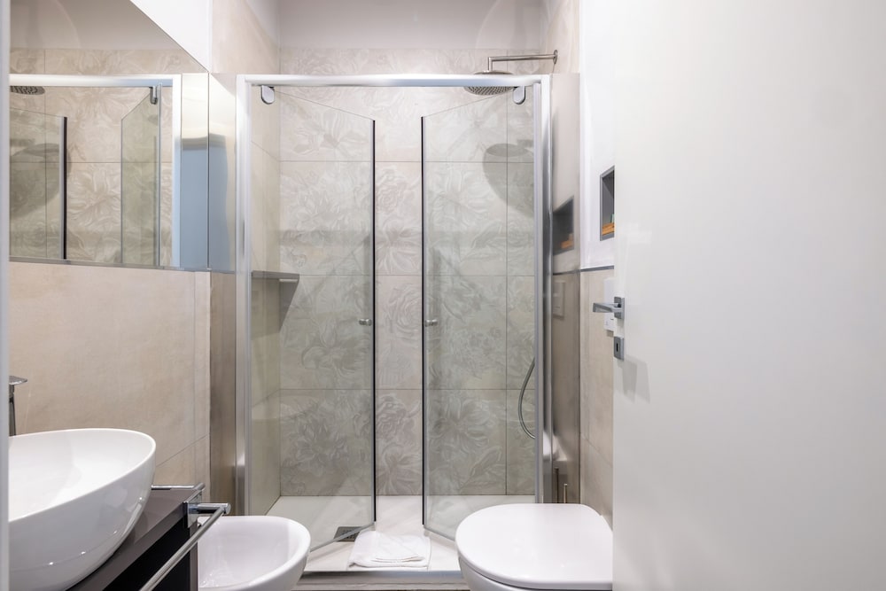 غرفة قياسية بسرير كوين، Belli Suites Vatican Rome Guest House 6/8