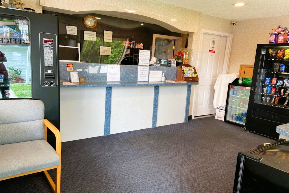 Studio Inn Suites 6/35