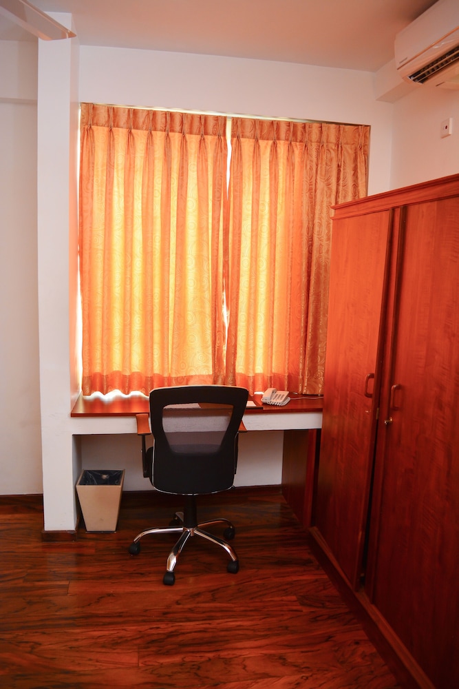 Unique Towers Luxury Boutique Suites 74/76