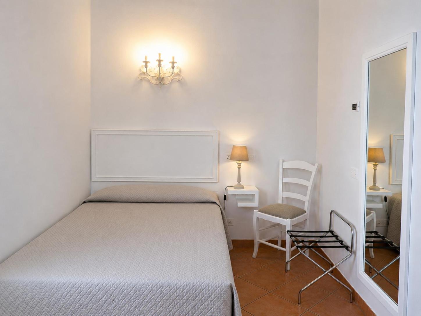 Room, Single