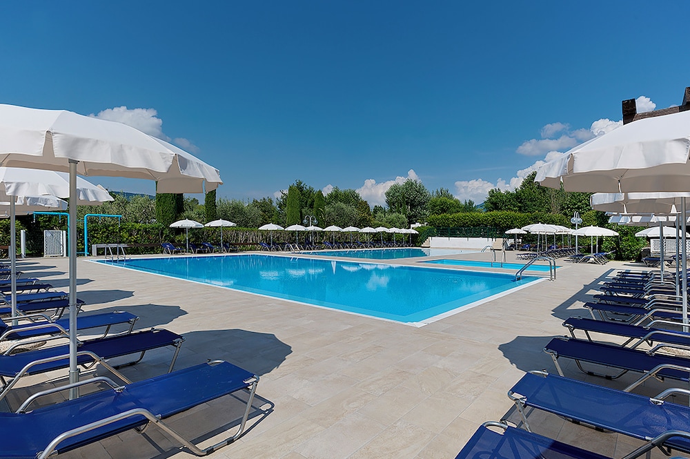 Iseolago Hotel 58/62