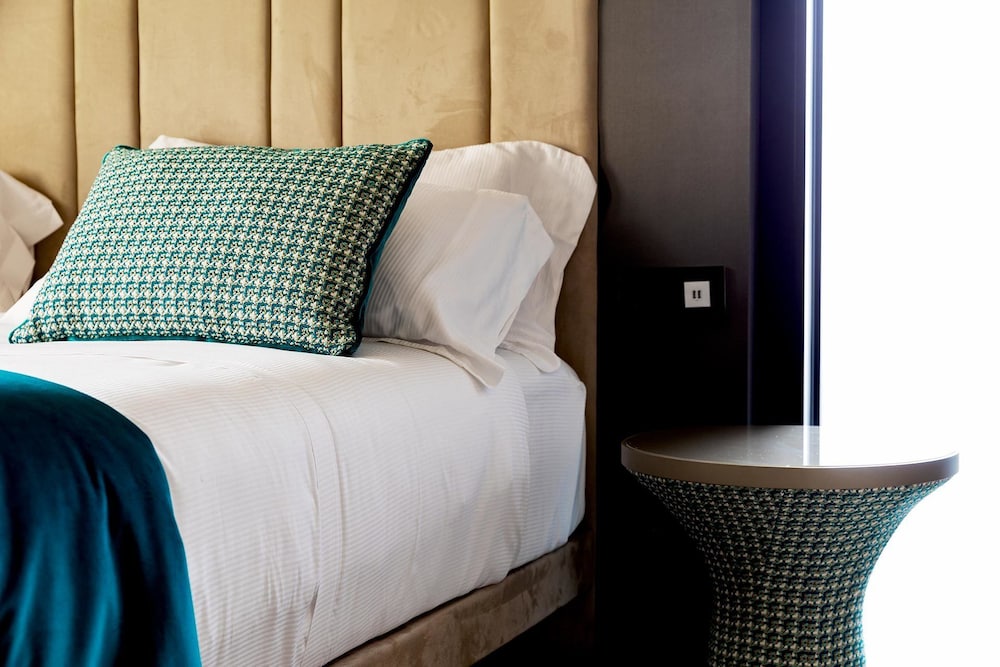 Amadomus Luxury Suites 24/46