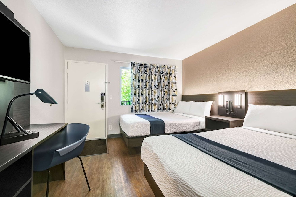 Motel6 Issaquah, WA - Seattle - East 21/43