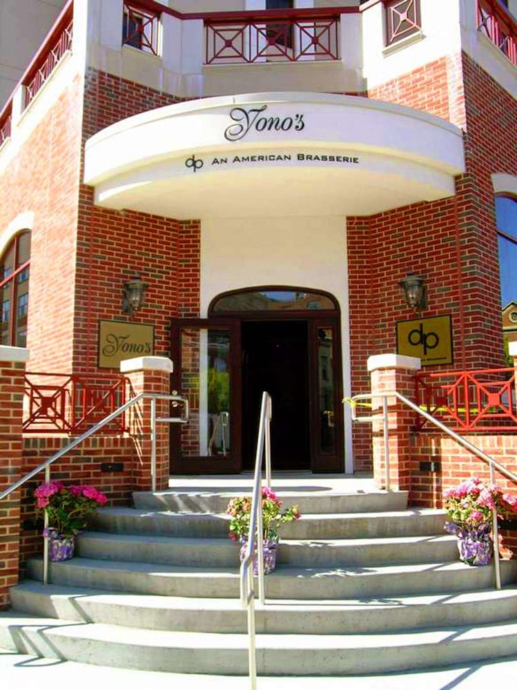 Hampton Inn Suites Albany Downtown 36/55