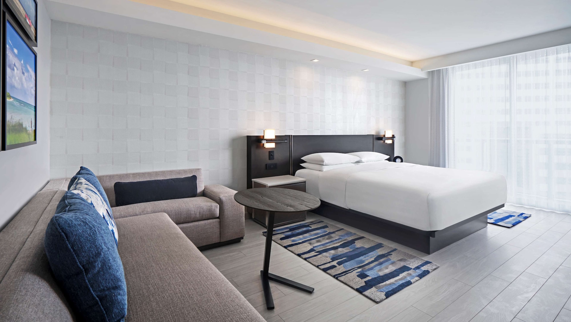 ROOM, KING BED, BALCONY