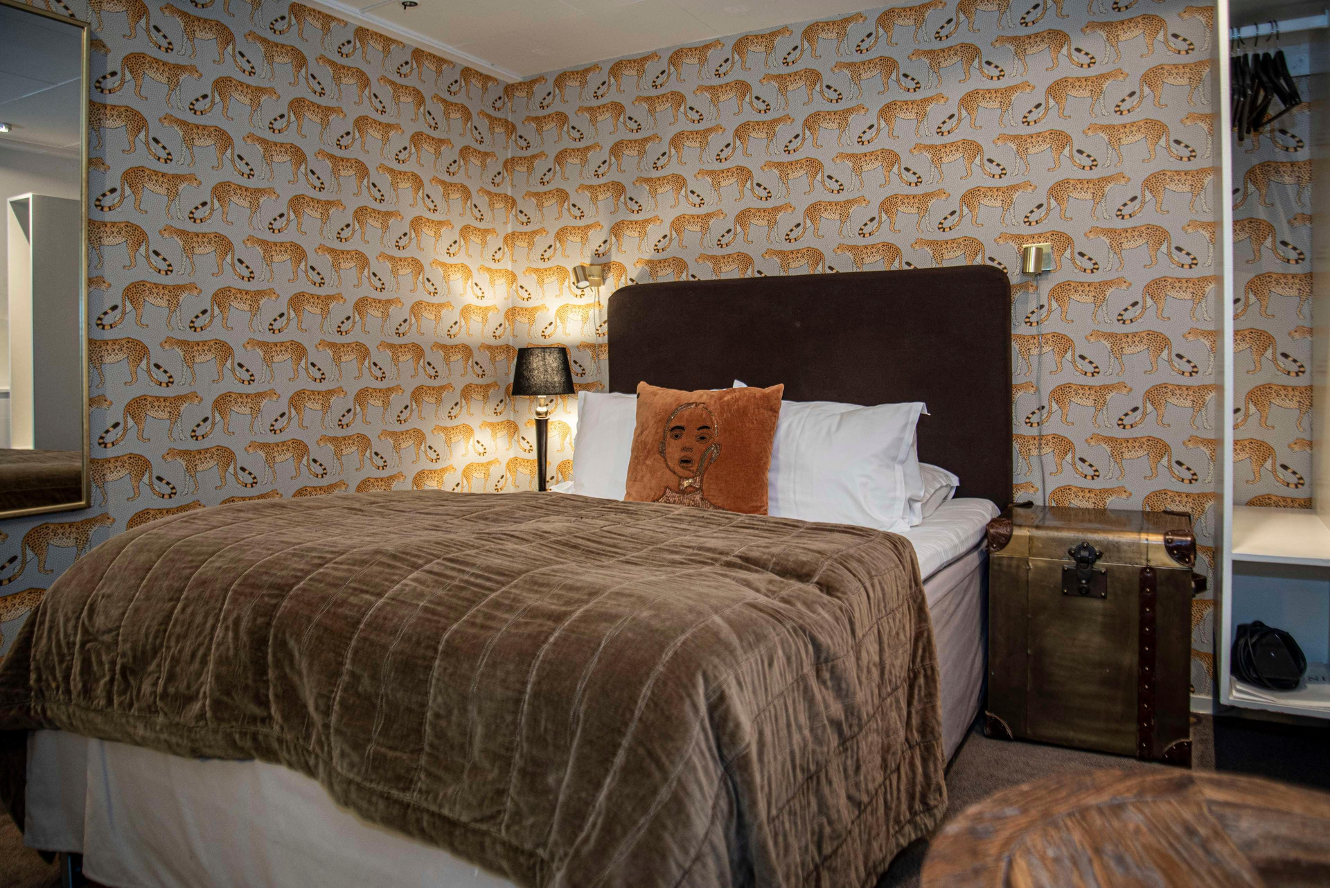 Basement, Double Bed