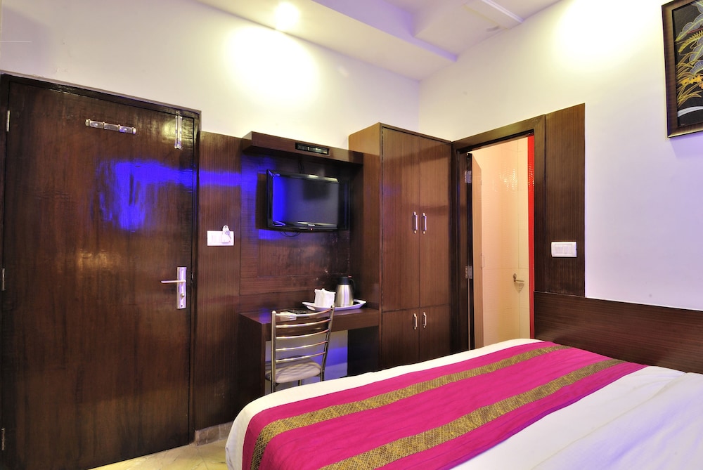 Hotel Nirmal Mahal 48/66