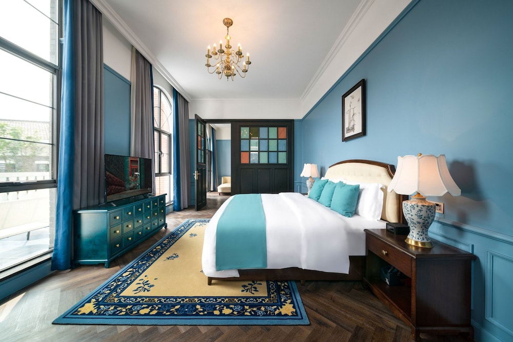 Suite, Single Bed