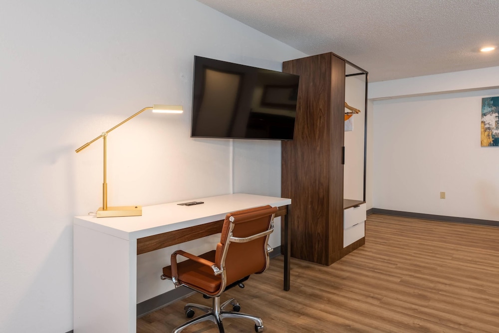 Comfort Inn - Dedham-Boston MetroWest 43/49