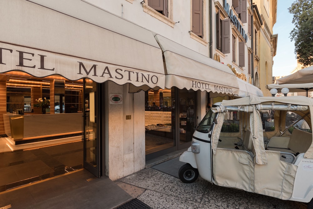 Mastino Hotel 63/72