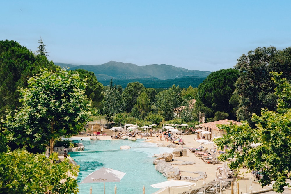 Village Pierre Vacances Le Rouret 48/50