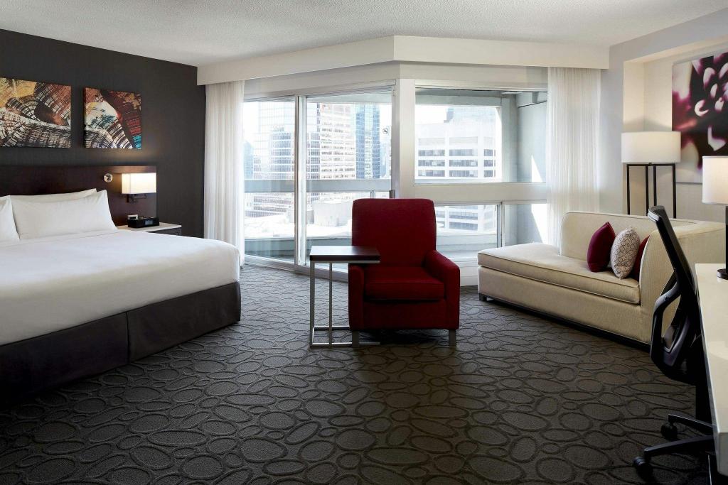 Guest Room, King Bed, Balcony, Club Lounge Access, Large, Club Floor, High Floor