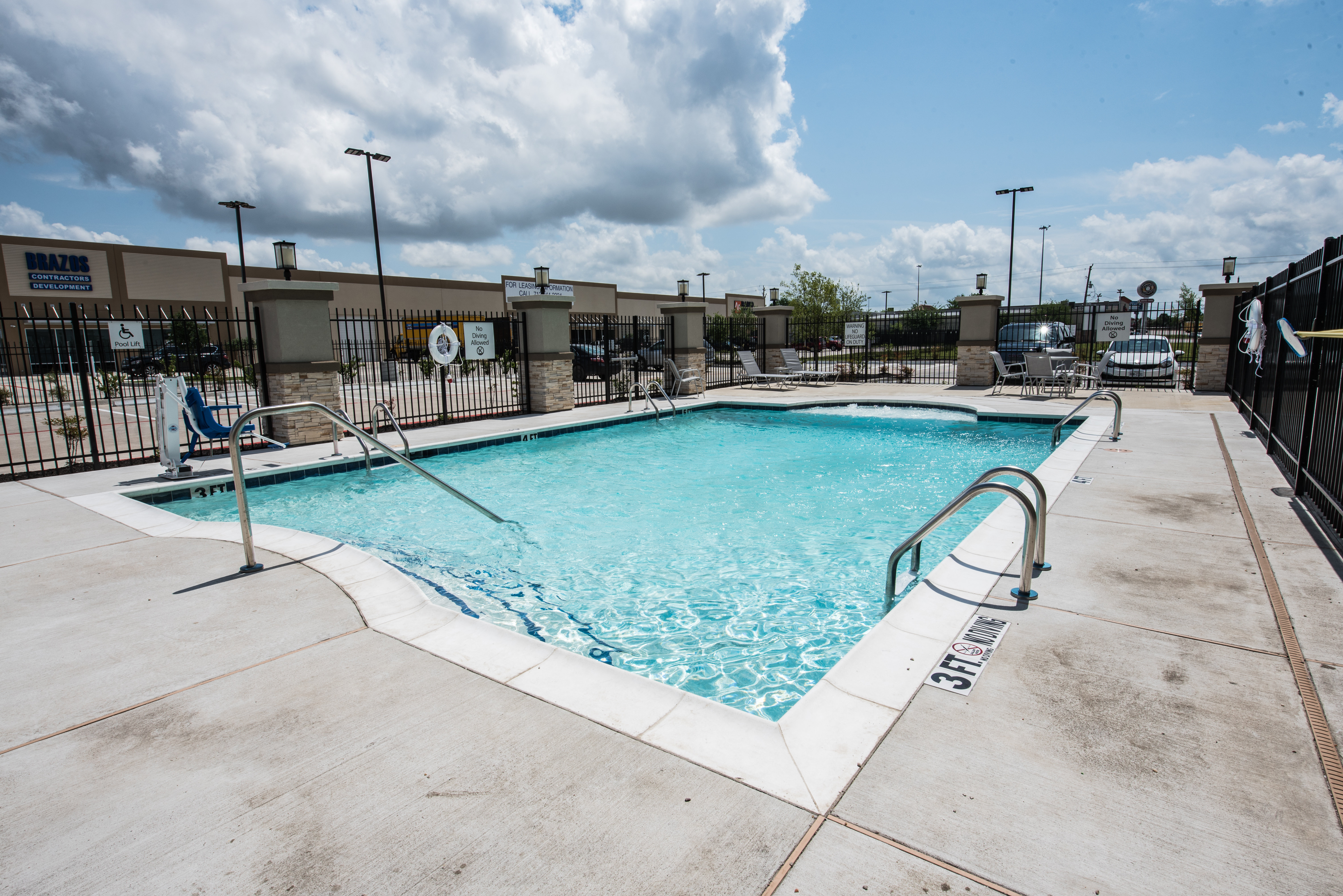 Holiday Inn Express Suites Houston Se Airport Area 41/71