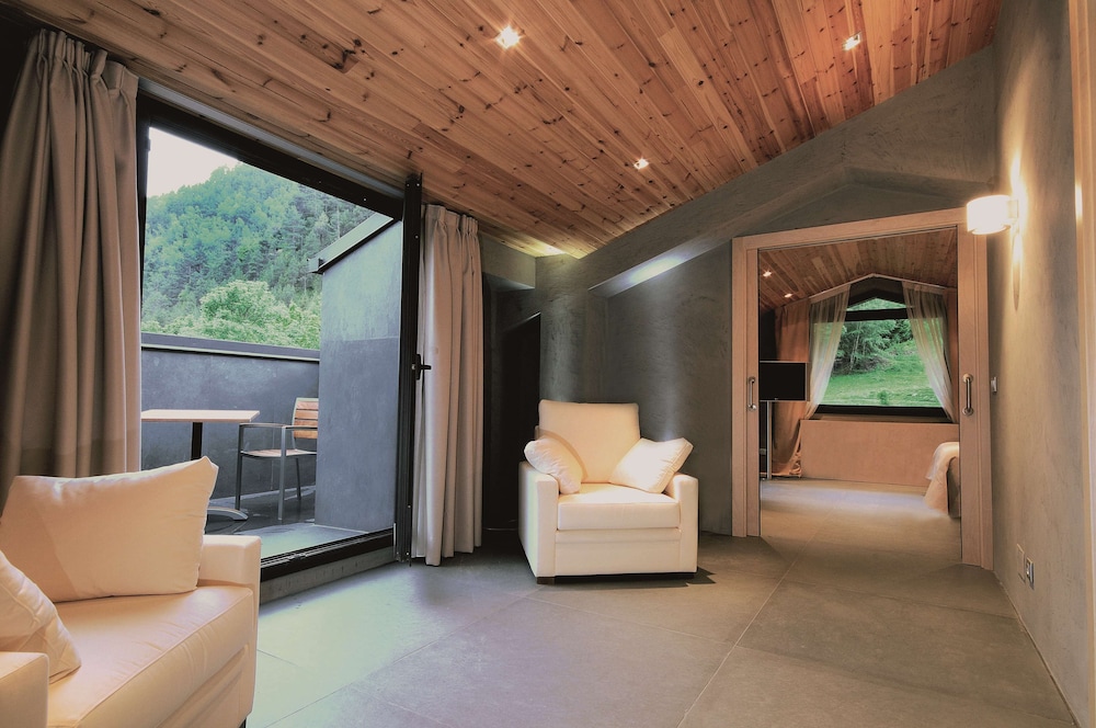 NH Collection Andorra Palome 12/50