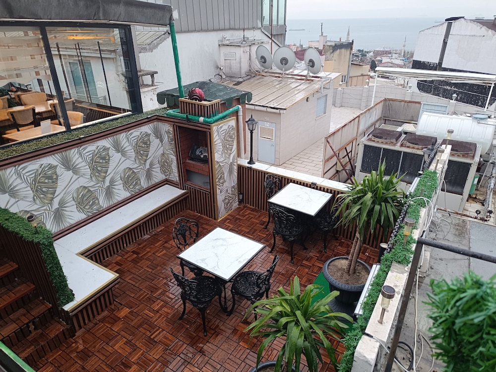 LEYENDA HOTEL 32/50
