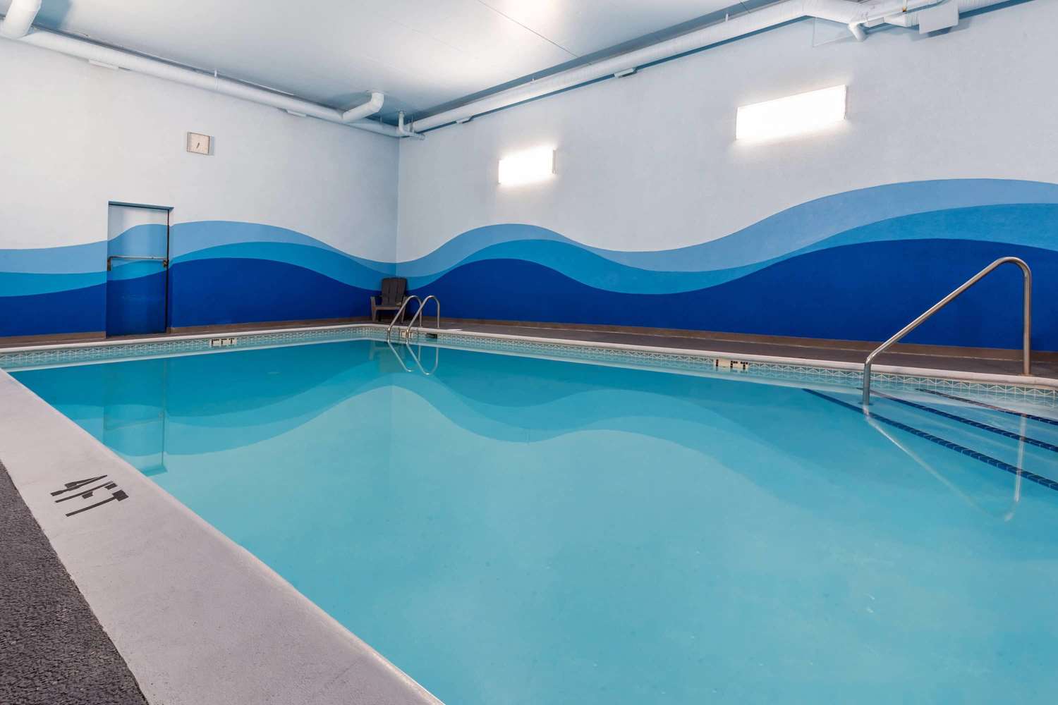 Ramada By Wyndham Coquitlam 26/56