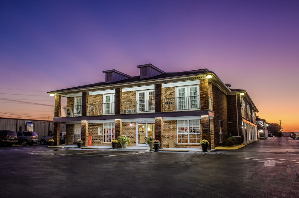 Richland Inn Lawrenceburg 4/46