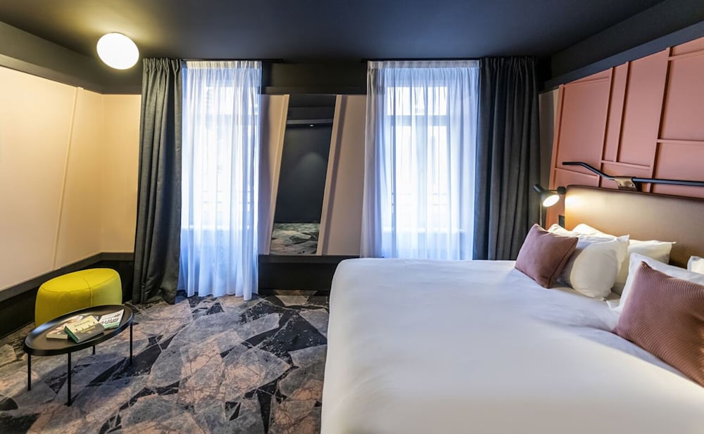 SUPERIOR, DOUBLE BED