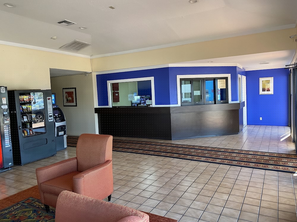 Relax Inn Channelview 12/39