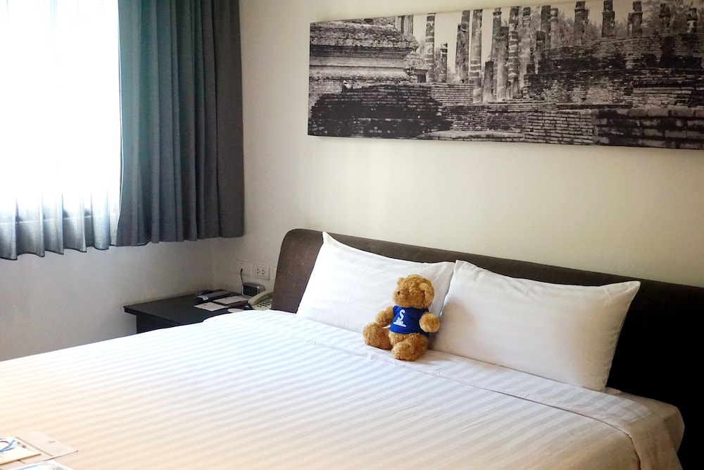 S33 Compact Sukhumvit Hotel 25/78