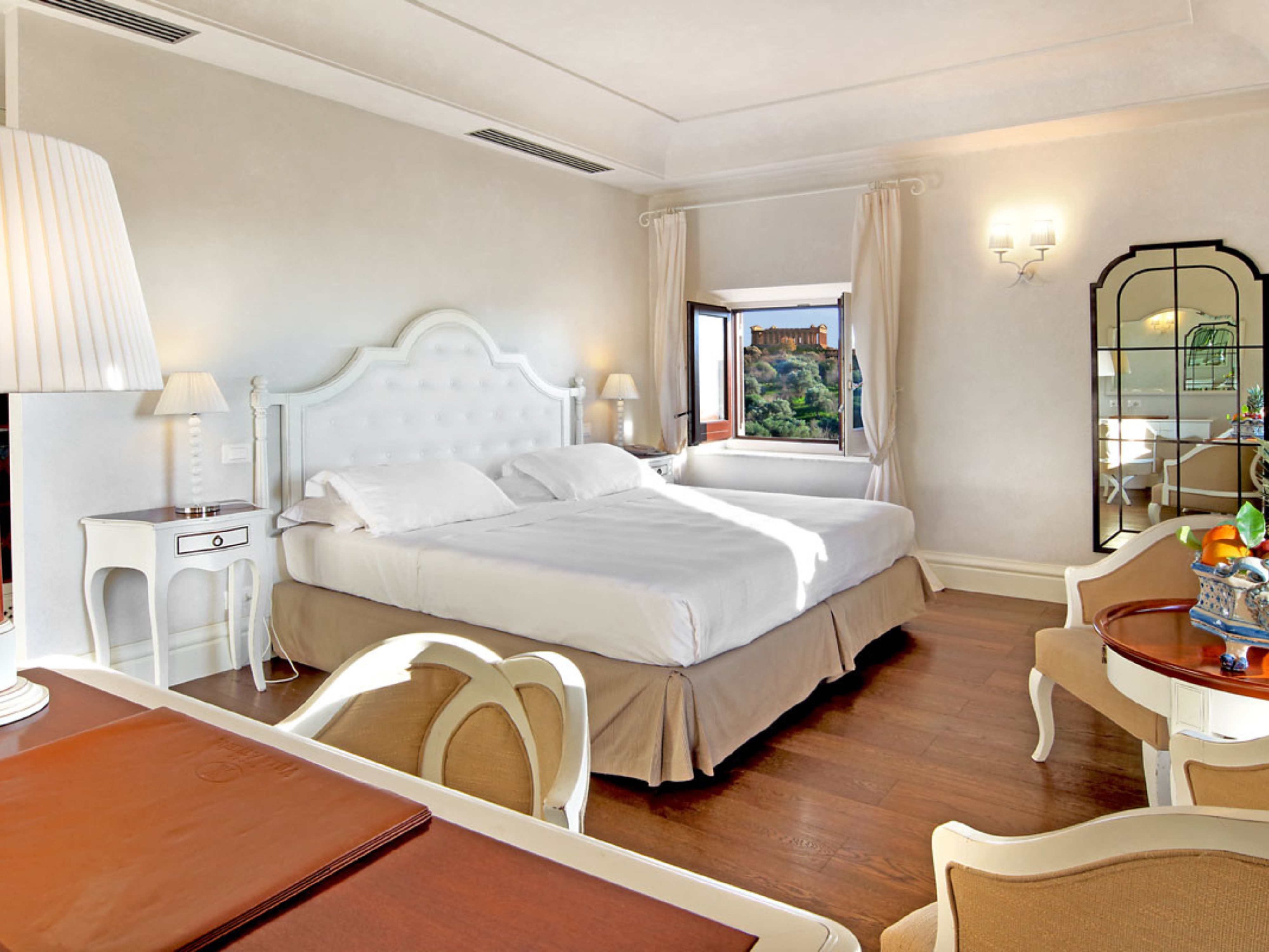 Room, Temple View