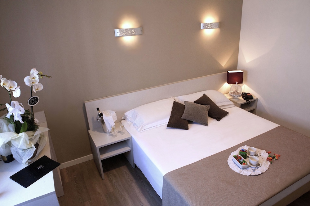 Mennini Hotel 19/34