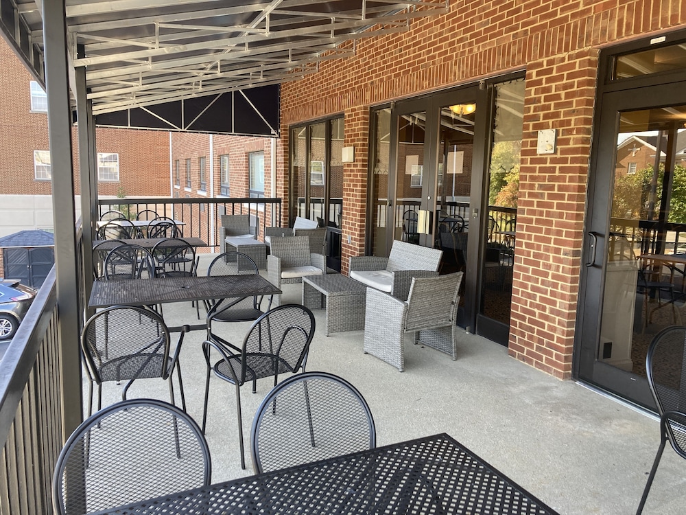 Asbury Inn and Suites 31/66