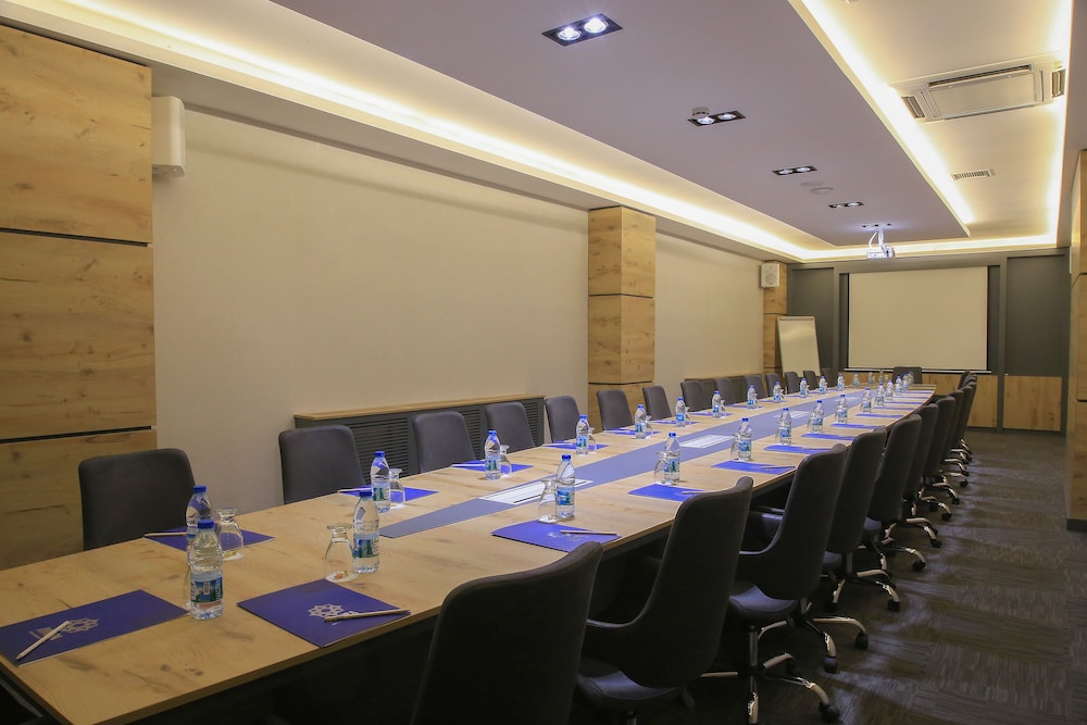 Aymira Hotel & Spa 32/48