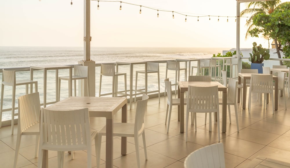 Hotel Los Farallones 58/70