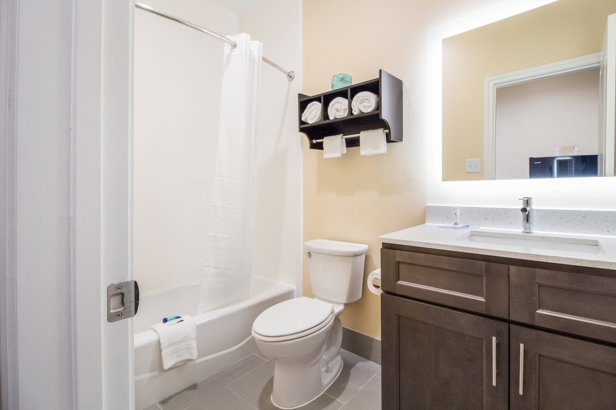 Scottish Inns and Suites Willowbrook 23/25