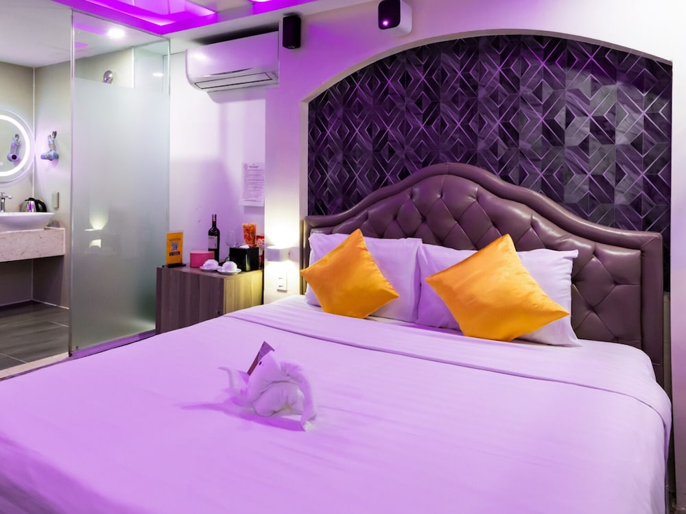 Cupid Hotel 13/72