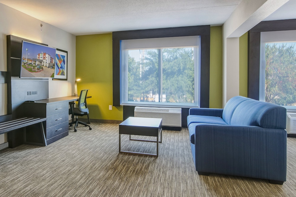 Holiday Inn Express and Suites Longview North 39/58