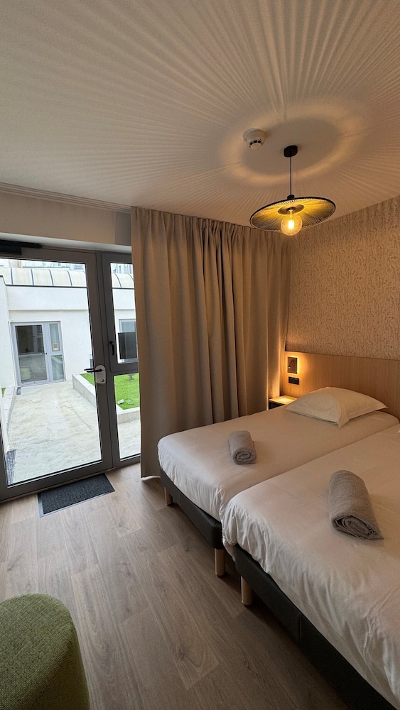 ABALYS HOTEL 12/46