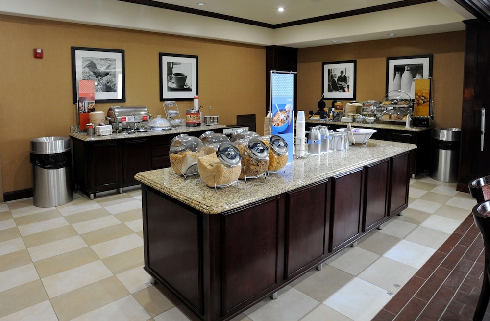 Hampton Inn Seguin 44/53