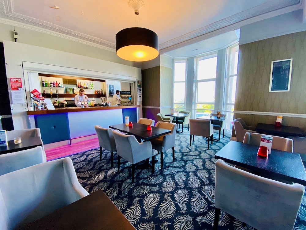 Esplanade Hotel 45/60