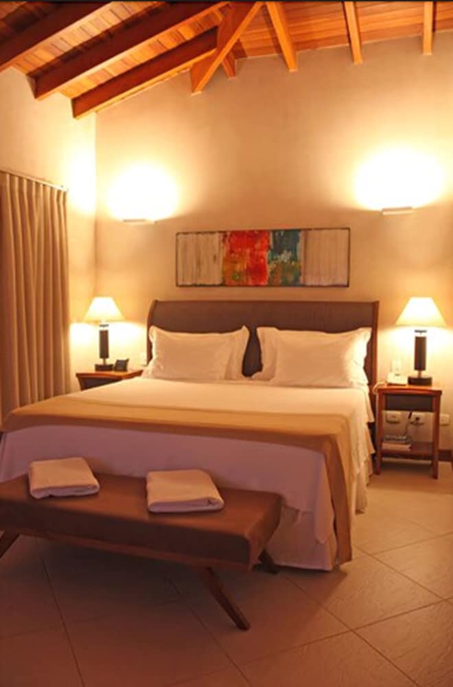 Abayomi Hotel 12/48