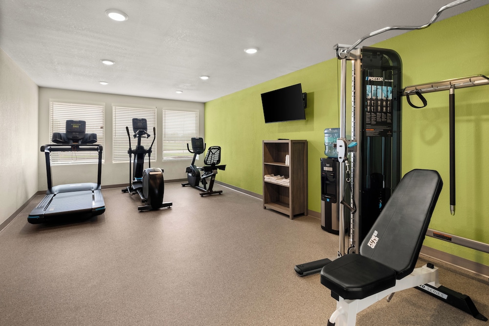 WoodSpring Suites Pensacola West 15/28