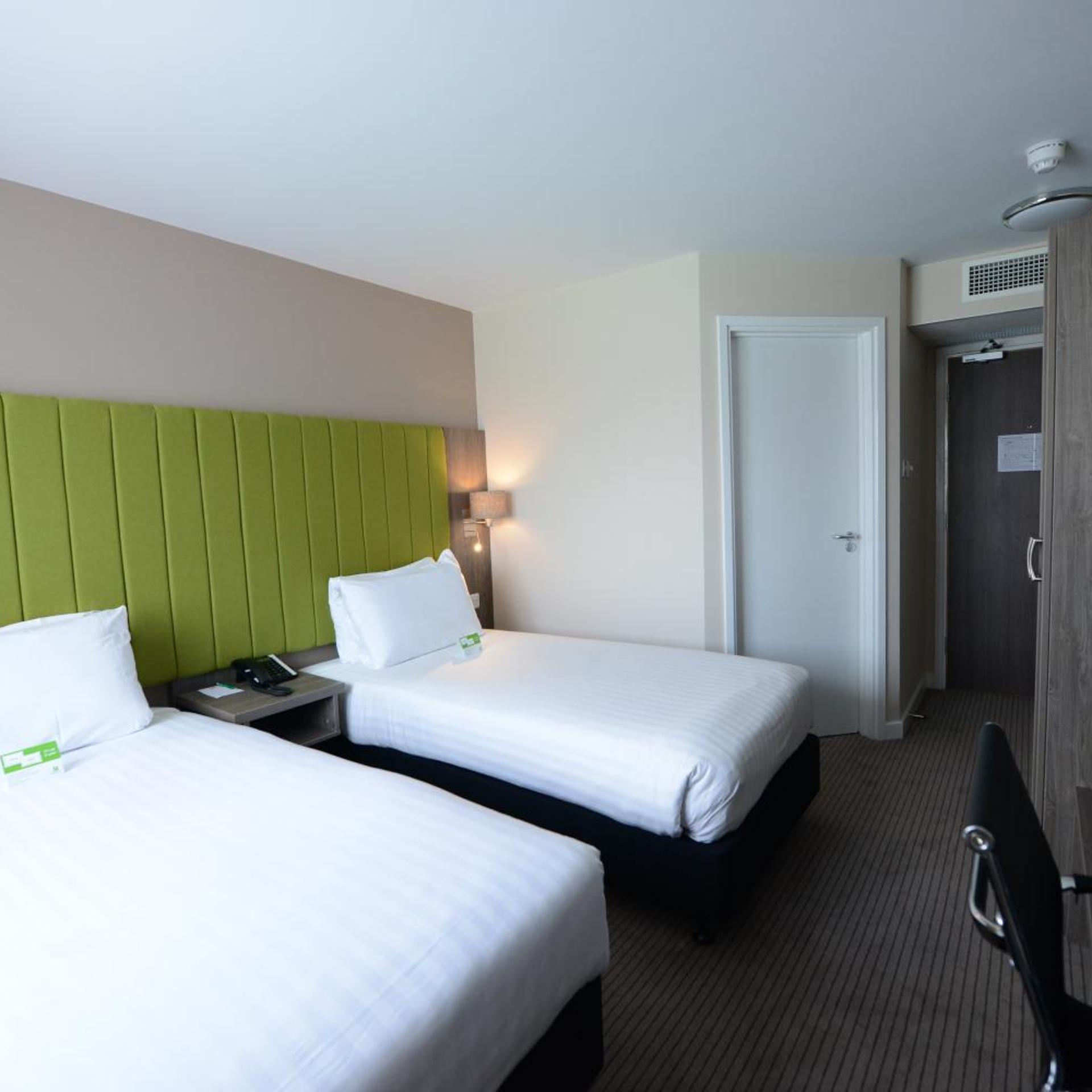 Standard, Twin Beds, Ring View
