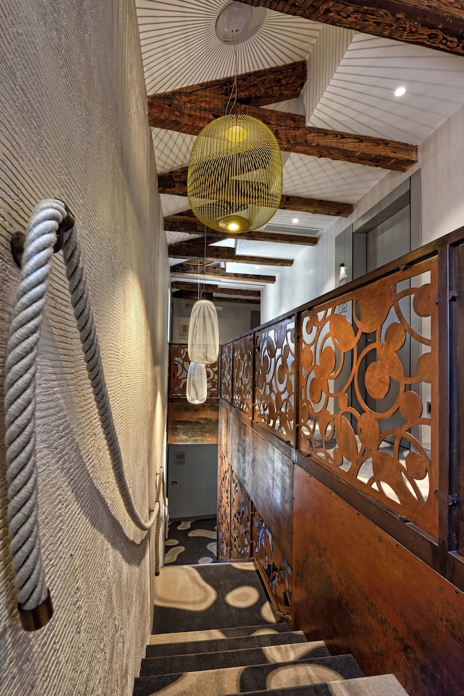 Rosa Salva Hotel 39/56