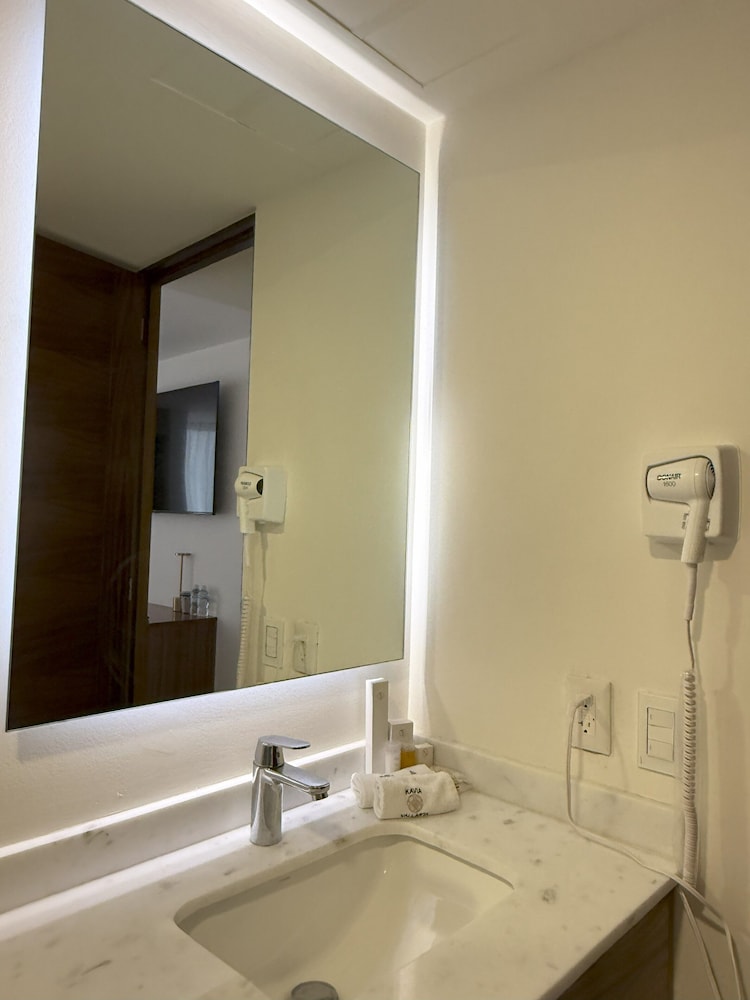Hotel Casa Kavia Vallarta 48/50