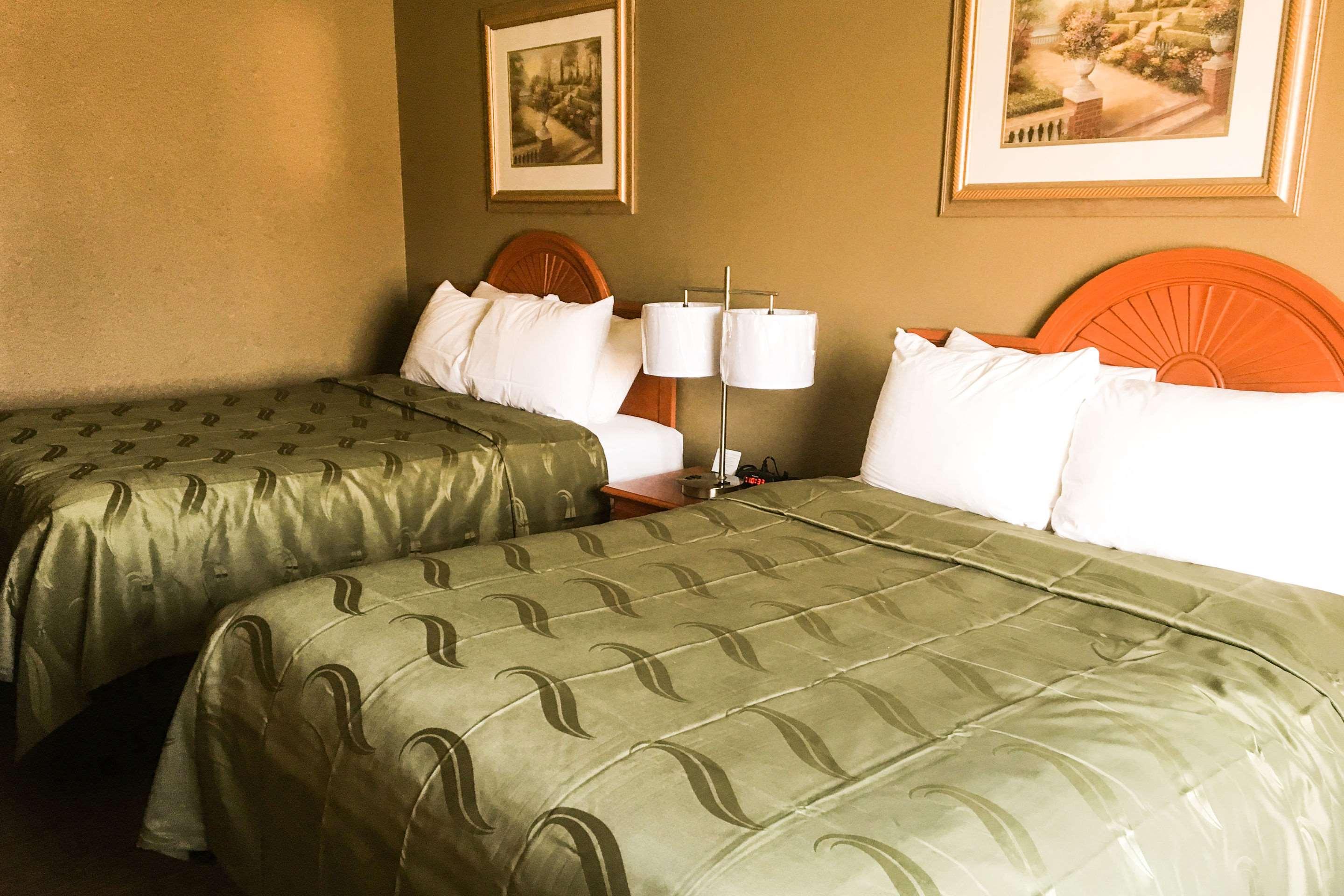 Quality Inn & Suites Lincoln near I-55 3/8