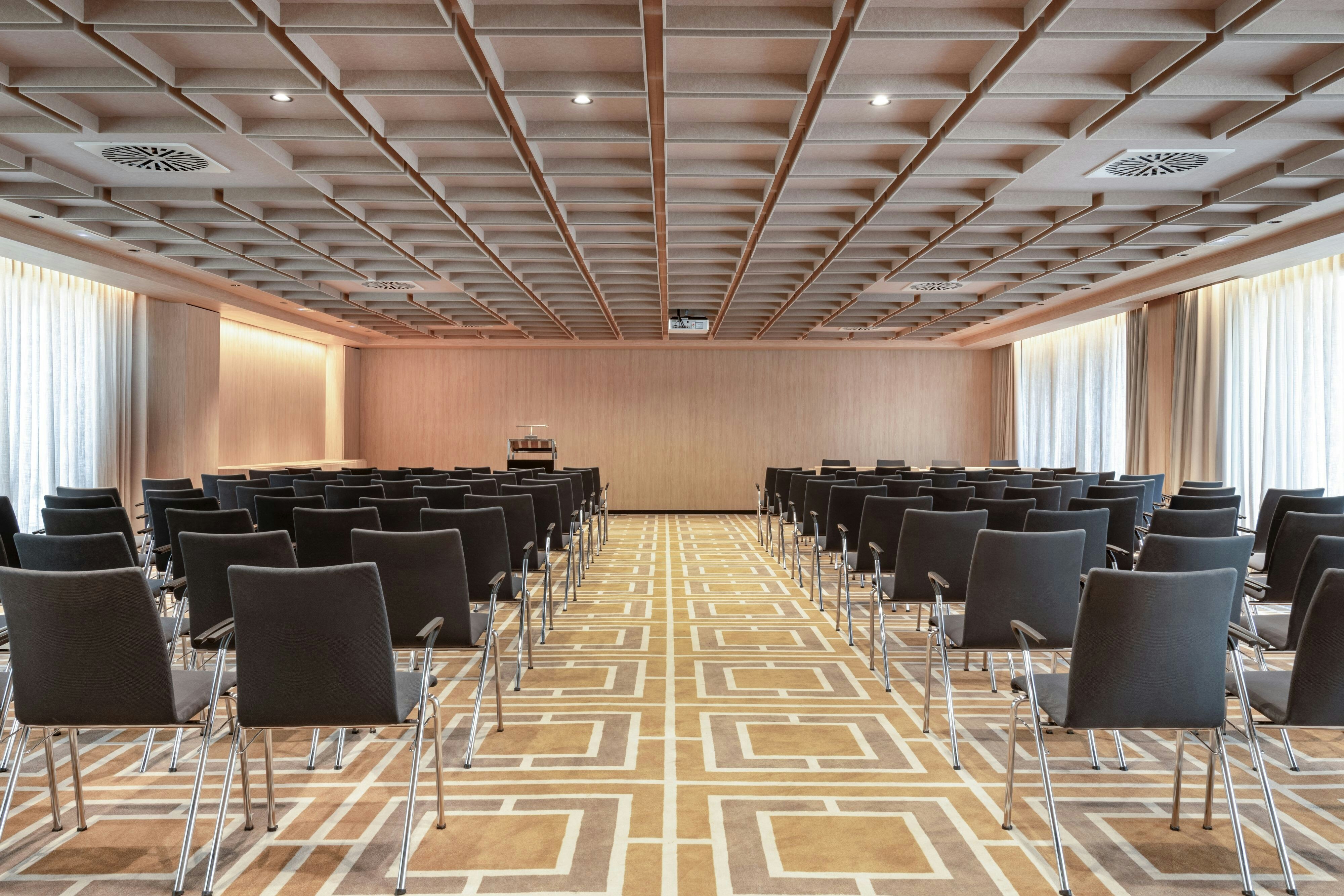 AC Hotel Atocha by Marriott 34/42