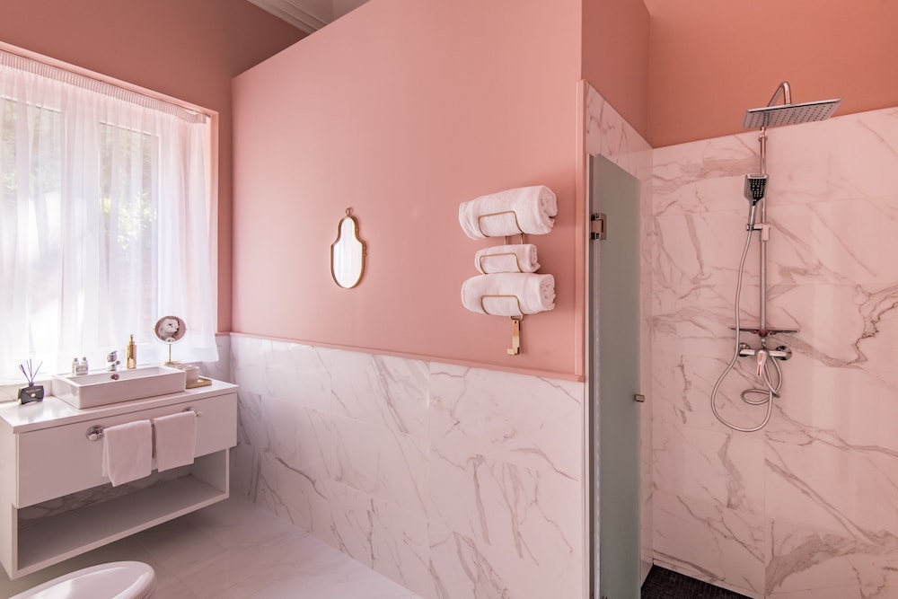 Villa Camelia Boutique House 47/50