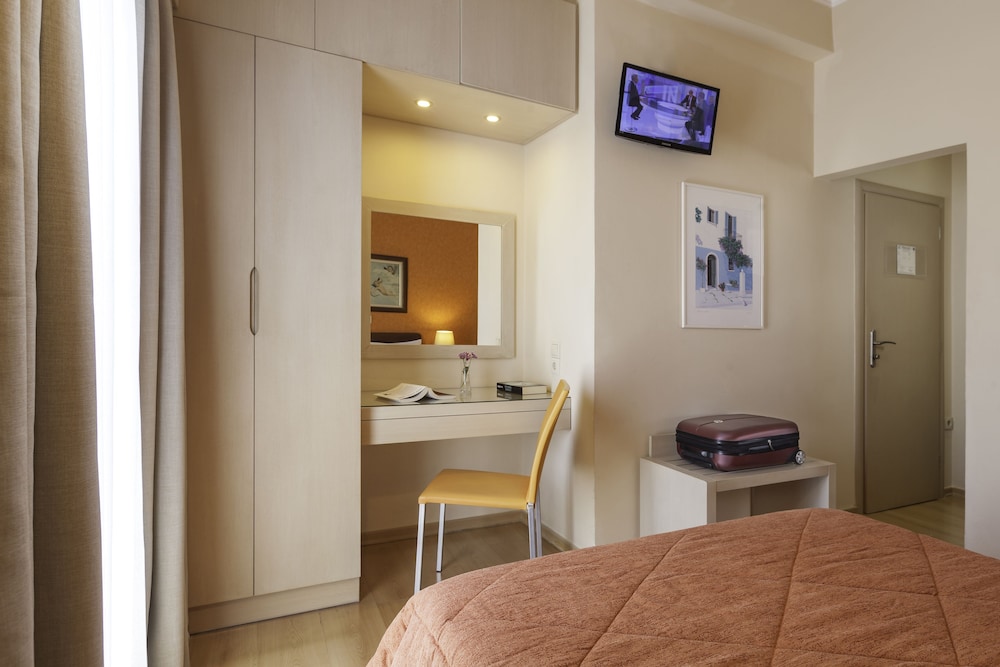 Lilia Hotel Piraeus 26/47